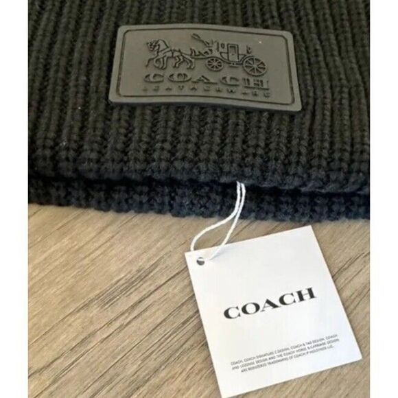 COACH CO100001C CLASSIC BLACK RIBBED TONAL PATCH CUFF BEANIE ONE SIZE NWT - Picture 8 of 8